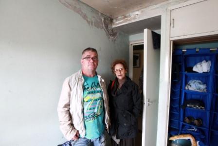 UN Special Rapporteur witnesses damp and mould in high rise family home - Finn House 